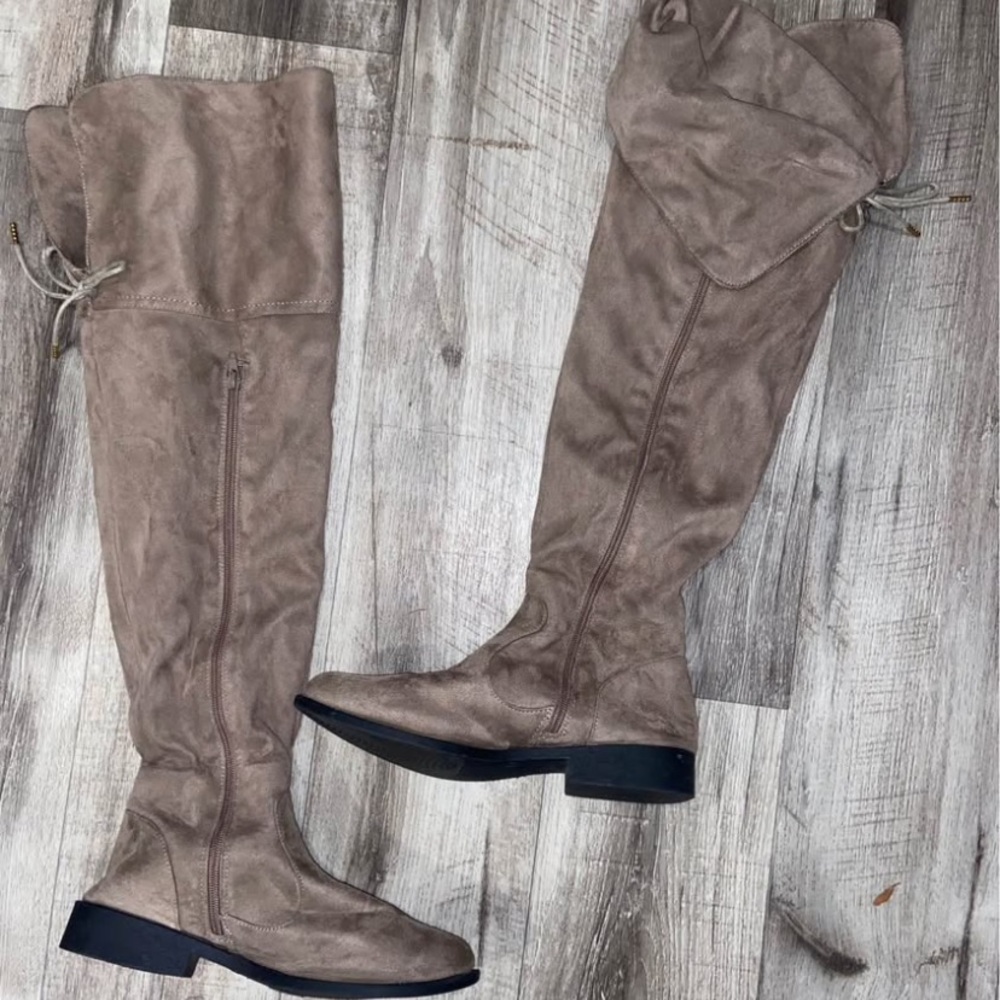 Over-the-Knee Women's Suede Boots Taupe